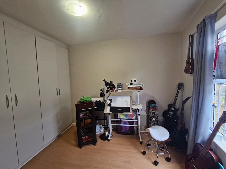 2 Bedroom Property for Sale in Uitzicht Western Cape